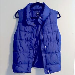 Gap puffer vest